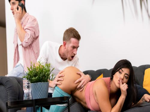 Cô bạn gái dâm của thằng bạn thân