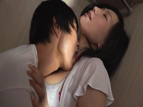 Vụng trộm với người dì xinh đẹp Ai Sayama