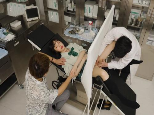 Gặp bác sĩ nam biens thái khi cho vợ đi khám phụ khoa