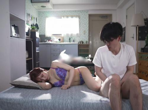 Lẻn vào nhà em hàng xóm đang ngủ