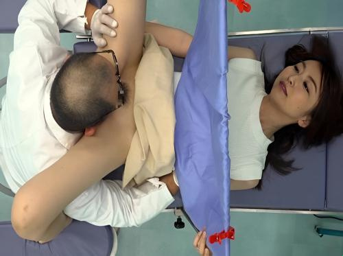 Tên bác sĩ phụ khoa đầu hói biến thái