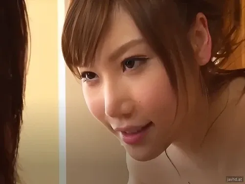 精湛的他妈的巨乳美丽的姐姐谁不覆盖 Nami Kami