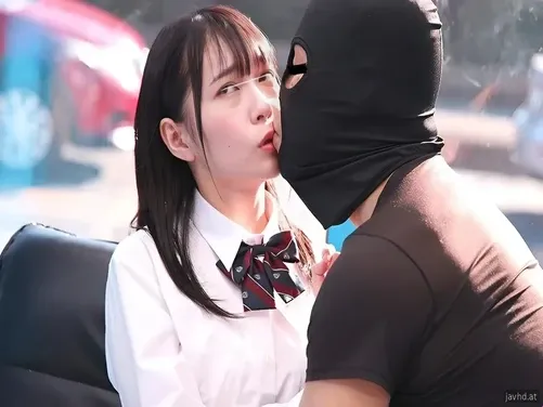 L'auto del sesso in mezzo alla strada