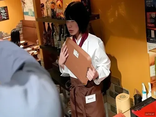 一個兼職女學生每天都被一個變態的經理操