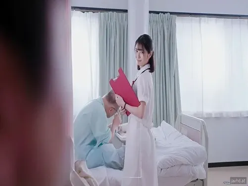 Saya perawat seksi Kyoko Nakamura