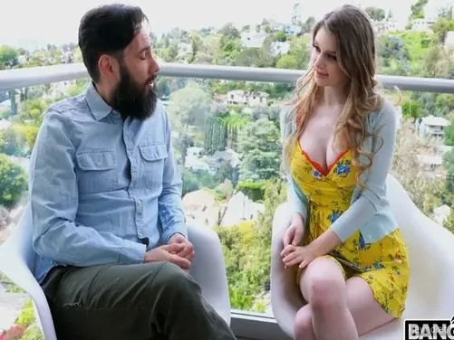 Un voleur effronté viole la belle propriétaire Bunny Colby