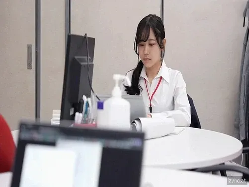 귀여운 동료와 함께 야근하기