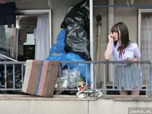 Tôi đã bị gã hàng xóm bẩn thỉu cạnh nhà hiếp dâm 