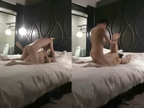 Я унываю от твоих больших грудей, когда ты ко мне подходишь.